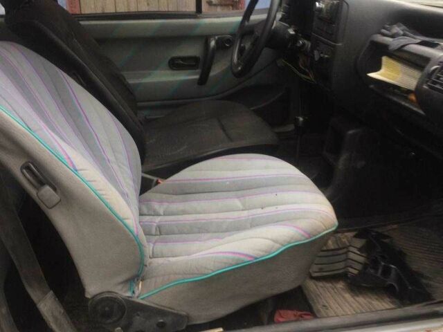 Серый Фольксваген Поло, объемом двигателя 1.3 л и пробегом 190 тыс. км за 850 $, фото 6 на Automoto.ua