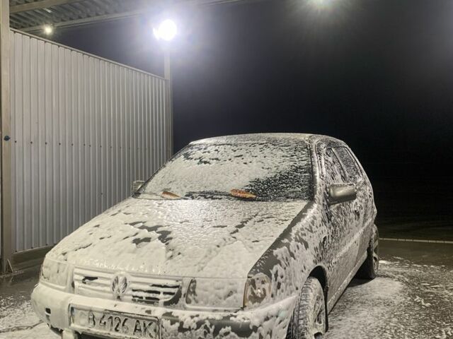 Серый Фольксваген Поло, объемом двигателя 1.4 л и пробегом 250 тыс. км за 2000 $, фото 3 на Automoto.ua