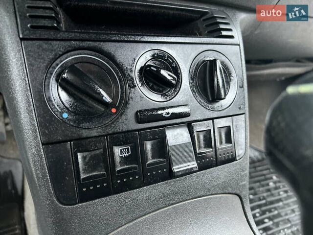 Сірий Фольксваген Поло, об'ємом двигуна 1.4 л та пробігом 380 тис. км за 1950 $, фото 17 на Automoto.ua