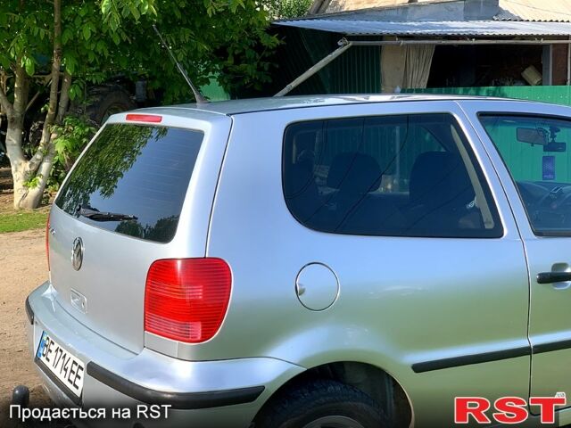 Серый Фольксваген Поло, объемом двигателя 1 л и пробегом 300 тыс. км за 3500 $, фото 2 на Automoto.ua