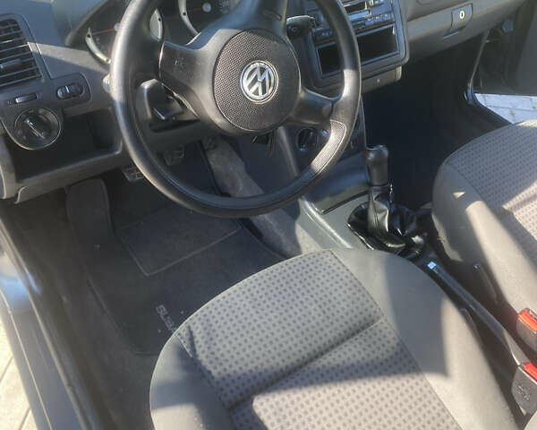 Серый Фольксваген Поло, объемом двигателя 1.4 л и пробегом 108 тыс. км за 3700 $, фото 5 на Automoto.ua