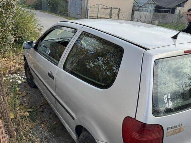 Серый Фольксваген Поло, объемом двигателя 1.4 л и пробегом 380 тыс. км за 1300 $, фото 3 на Automoto.ua