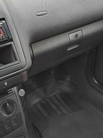 Серый Фольксваген Поло, объемом двигателя 1.4 л и пробегом 202 тыс. км за 4000 $, фото 14 на Automoto.ua