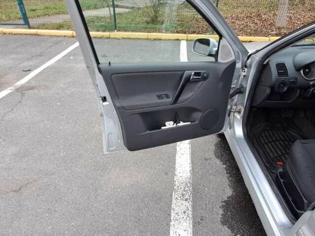 Серый Фольксваген Поло, объемом двигателя 1.4 л и пробегом 202 тыс. км за 4000 $, фото 5 на Automoto.ua