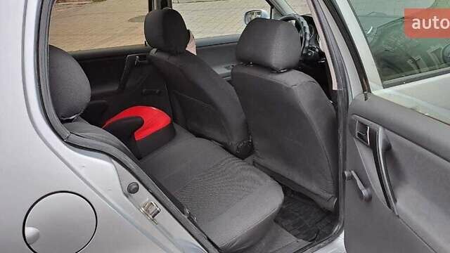 Серый Фольксваген Поло, объемом двигателя 1.4 л и пробегом 202 тыс. км за 4000 $, фото 3 на Automoto.ua