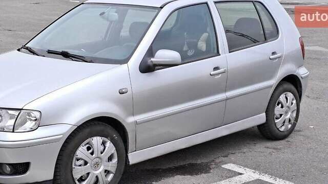 Серый Фольксваген Поло, объемом двигателя 1.4 л и пробегом 202 тыс. км за 4000 $, фото 1 на Automoto.ua