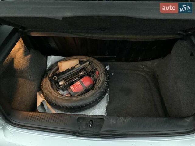 Сірий Фольксваген Поло, об'ємом двигуна 1 л та пробігом 440 тис. км за 2550 $, фото 8 на Automoto.ua