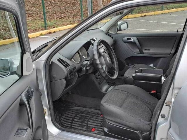 Серый Фольксваген Поло, объемом двигателя 1.4 л и пробегом 202 тыс. км за 4000 $, фото 4 на Automoto.ua