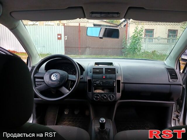 Серый Фольксваген Поло, объемом двигателя 1.2 л и пробегом 220 тыс. км за 3000 $, фото 8 на Automoto.ua