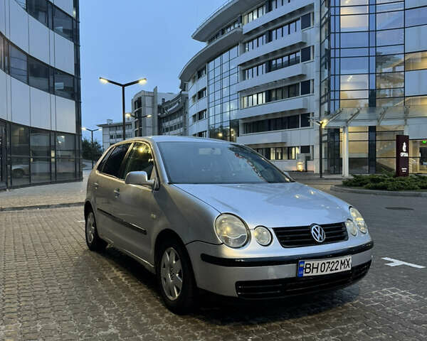 Серый Фольксваген Поло, объемом двигателя 1.2 л и пробегом 260 тыс. км за 3800 $, фото 2 на Automoto.ua