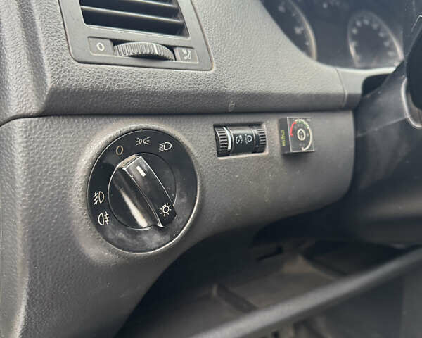 Серый Фольксваген Поло, объемом двигателя 1.39 л и пробегом 205 тыс. км за 3300 $, фото 8 на Automoto.ua