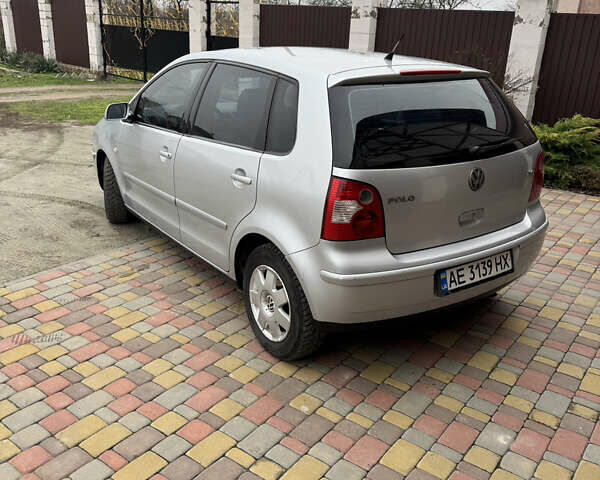 Серый Фольксваген Поло, объемом двигателя 1.39 л и пробегом 205 тыс. км за 3300 $, фото 2 на Automoto.ua