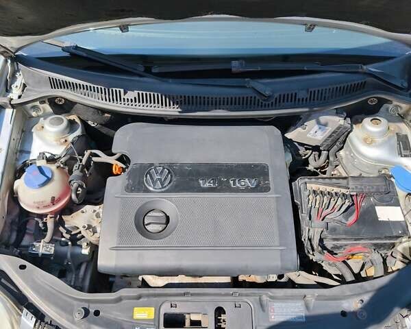 Серый Фольксваген Поло, объемом двигателя 1.4 л и пробегом 151 тыс. км за 4300 $, фото 6 на Automoto.ua