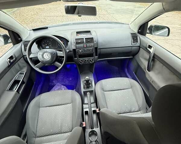 Серый Фольксваген Поло, объемом двигателя 1.2 л и пробегом 220 тыс. км за 2999 $, фото 13 на Automoto.ua