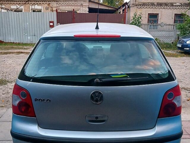 Серый Фольксваген Поло, объемом двигателя 1.2 л и пробегом 220 тыс. км за 3000 $, фото 3 на Automoto.ua