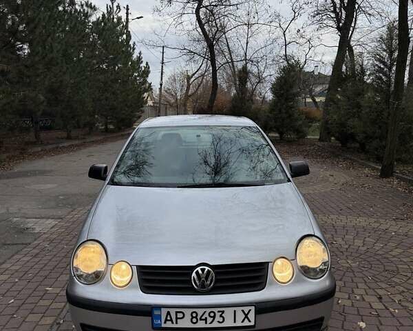 Серый Фольксваген Поло, объемом двигателя 1.2 л и пробегом 220 тыс. км за 2999 $, фото 2 на Automoto.ua