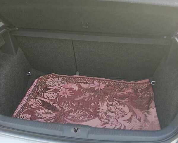 Серый Фольксваген Поло, объемом двигателя 1.39 л и пробегом 140 тыс. км за 4200 $, фото 7 на Automoto.ua