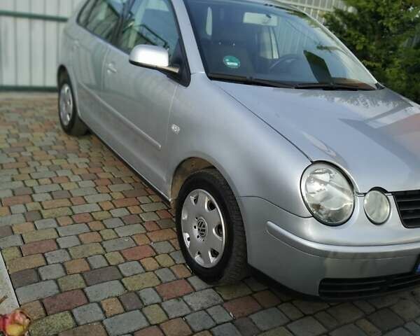 Серый Фольксваген Поло, объемом двигателя 1.39 л и пробегом 140 тыс. км за 4200 $, фото 2 на Automoto.ua