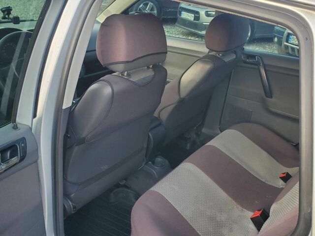 Серый Фольксваген Поло, объемом двигателя 1.4 л и пробегом 217 тыс. км за 3950 $, фото 8 на Automoto.ua