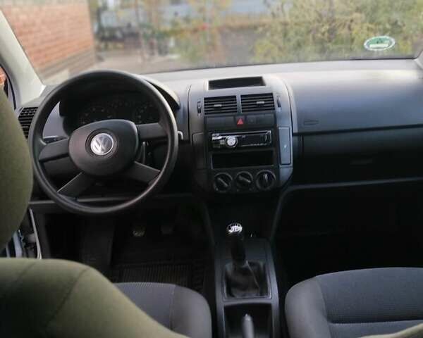 Серый Фольксваген Поло, объемом двигателя 1.39 л и пробегом 140 тыс. км за 4200 $, фото 10 на Automoto.ua
