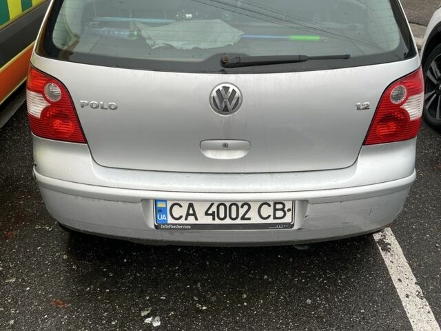 Серый Фольксваген Поло, объемом двигателя 1.2 л и пробегом 220 тыс. км за 4500 $, фото 1 на Automoto.ua