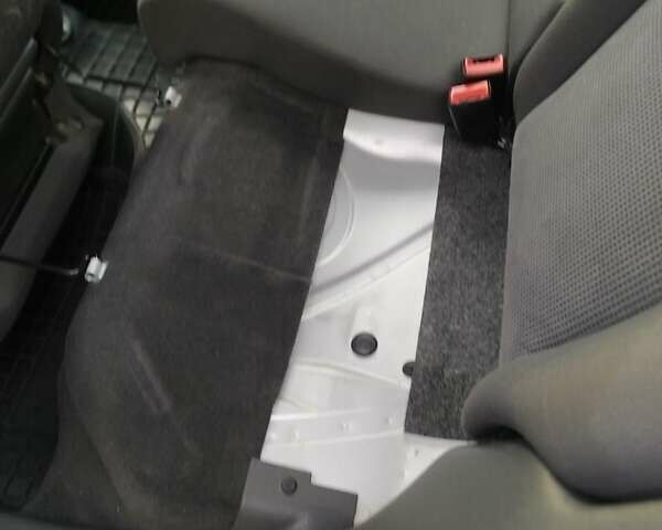 Серый Фольксваген Поло, объемом двигателя 1.39 л и пробегом 140 тыс. км за 4200 $, фото 9 на Automoto.ua