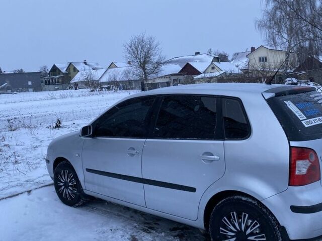 Серый Фольксваген Поло, объемом двигателя 1.2 л и пробегом 450 тыс. км за 2999 $, фото 1 на Automoto.ua