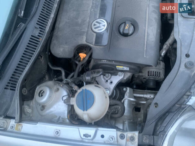 Серый Фольксваген Поло, объемом двигателя 1.39 л и пробегом 230 тыс. км за 4800 $, фото 6 на Automoto.ua