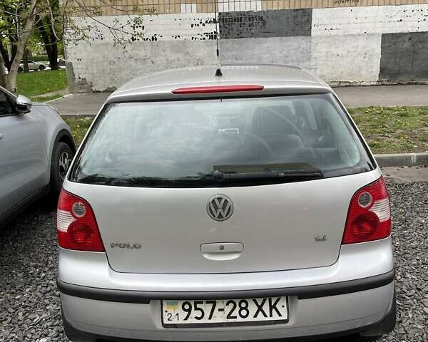 Серый Фольксваген Поло, объемом двигателя 1.4 л и пробегом 134 тыс. км за 3300 $, фото 6 на Automoto.ua