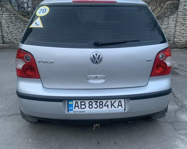 Серый Фольксваген Поло, объемом двигателя 1.39 л и пробегом 230 тыс. км за 4800 $, фото 3 на Automoto.ua