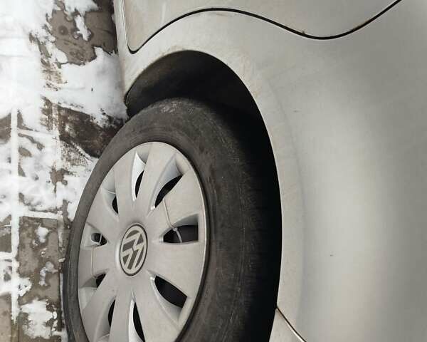 Серый Фольксваген Поло, объемом двигателя 1.2 л и пробегом 206 тыс. км за 2600 $, фото 3 на Automoto.ua