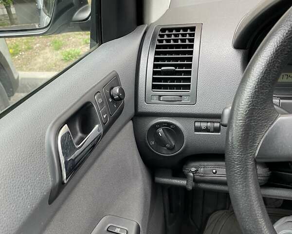 Серый Фольксваген Поло, объемом двигателя 1.4 л и пробегом 134 тыс. км за 3300 $, фото 4 на Automoto.ua