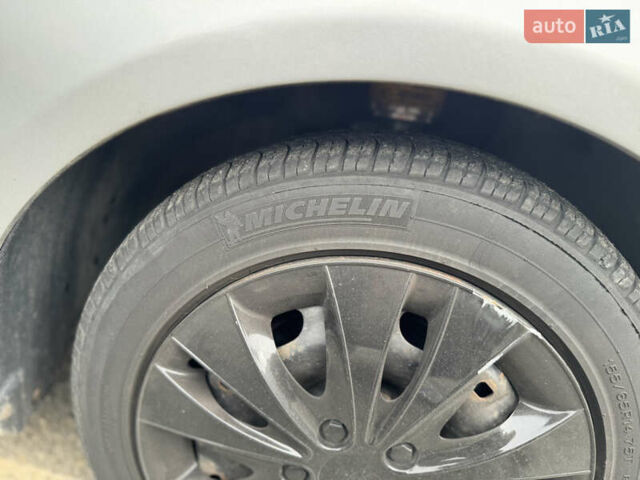 Серый Фольксваген Поло, объемом двигателя 1.2 л и пробегом 217 тыс. км за 2300 $, фото 13 на Automoto.ua