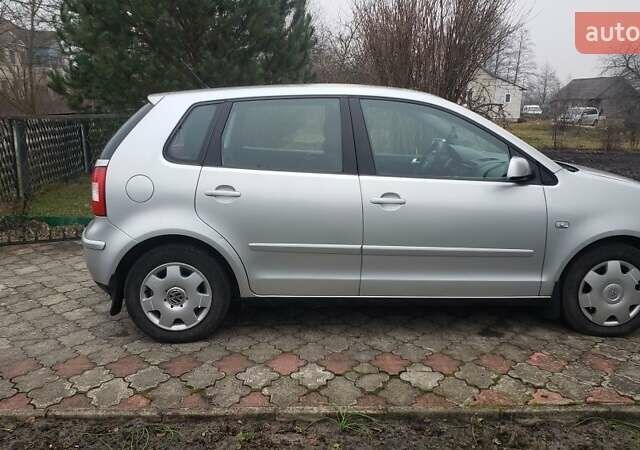 Серый Фольксваген Поло, объемом двигателя 1.2 л и пробегом 250 тыс. км за 4500 $, фото 2 на Automoto.ua