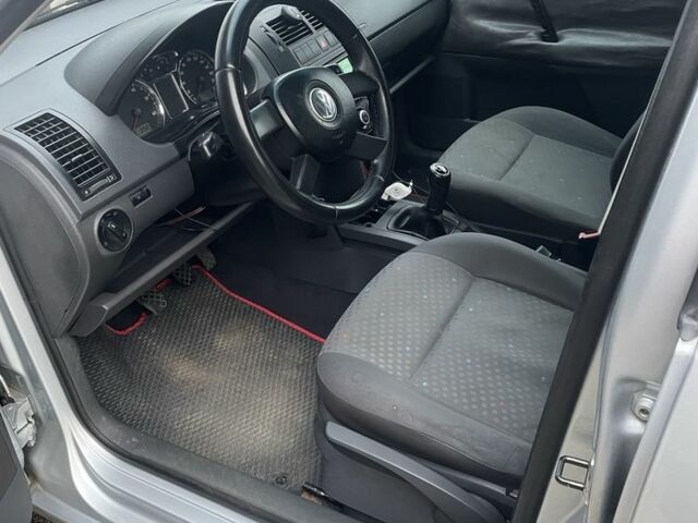 Сірий Фольксваген Поло, об'ємом двигуна 1.4 л та пробігом 2 тис. км за 3000 $, фото 5 на Automoto.ua