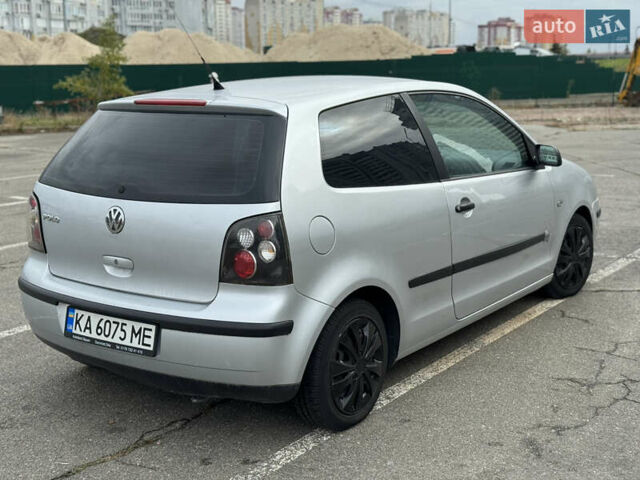 Серый Фольксваген Поло, объемом двигателя 1.2 л и пробегом 217 тыс. км за 2300 $, фото 1 на Automoto.ua