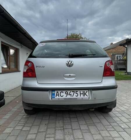 Серый Фольксваген Поло, объемом двигателя 1.39 л и пробегом 331 тыс. км за 3800 $, фото 4 на Automoto.ua