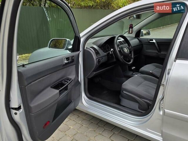 Серый Фольксваген Поло, объемом двигателя 1.4 л и пробегом 224 тыс. км за 4450 $, фото 16 на Automoto.ua