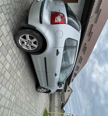 Серый Фольксваген Поло, объемом двигателя 1.39 л и пробегом 331 тыс. км за 3800 $, фото 3 на Automoto.ua