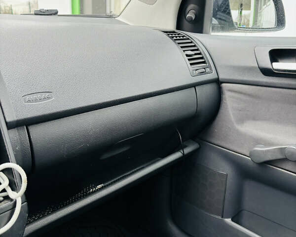 Серый Фольксваген Поло, объемом двигателя 1.42 л и пробегом 233 тыс. км за 4300 $, фото 21 на Automoto.ua