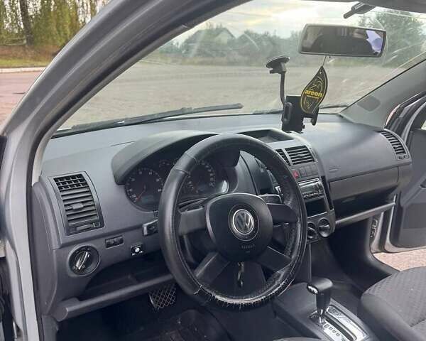 Серый Фольксваген Поло, объемом двигателя 1.4 л и пробегом 250 тыс. км за 4500 $, фото 10 на Automoto.ua