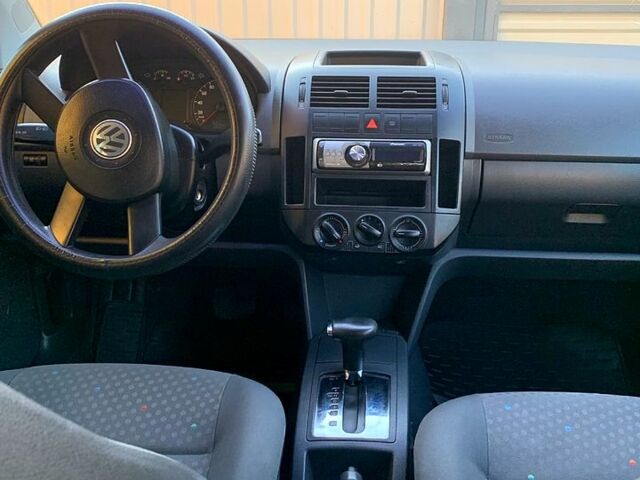 Серый Фольксваген Поло, объемом двигателя 1.4 л и пробегом 219 тыс. км за 4800 $, фото 4 на Automoto.ua