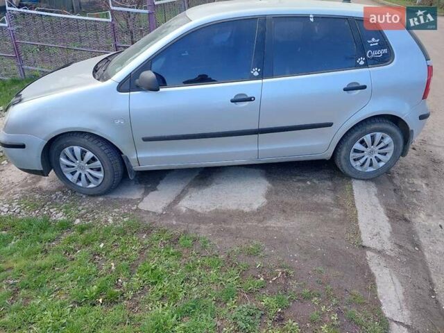 Серый Фольксваген Поло, объемом двигателя 1.4 л и пробегом 240 тыс. км за 4500 $, фото 5 на Automoto.ua