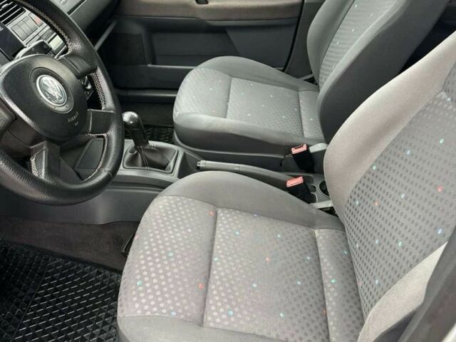 Серый Фольксваген Поло, объемом двигателя 1.2 л и пробегом 120 тыс. км за 3550 $, фото 6 на Automoto.ua