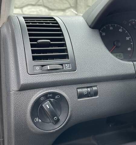 Серый Фольксваген Поло, объемом двигателя 1.39 л и пробегом 331 тыс. км за 3800 $, фото 11 на Automoto.ua