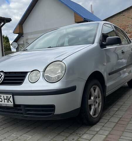 Серый Фольксваген Поло, объемом двигателя 1.39 л и пробегом 331 тыс. км за 3800 $, фото 1 на Automoto.ua