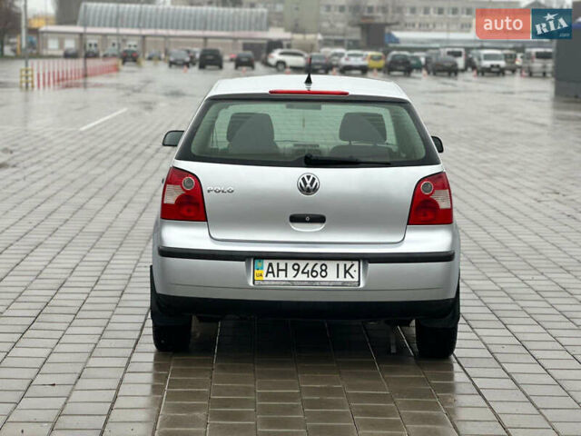 Серый Фольксваген Поло, объемом двигателя 1.2 л и пробегом 250 тыс. км за 3700 $, фото 4 на Automoto.ua