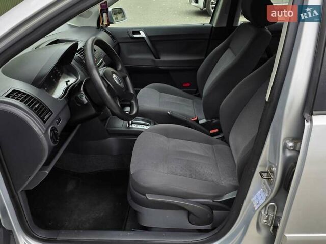 Серый Фольксваген Поло, объемом двигателя 1.4 л и пробегом 224 тыс. км за 4450 $, фото 19 на Automoto.ua