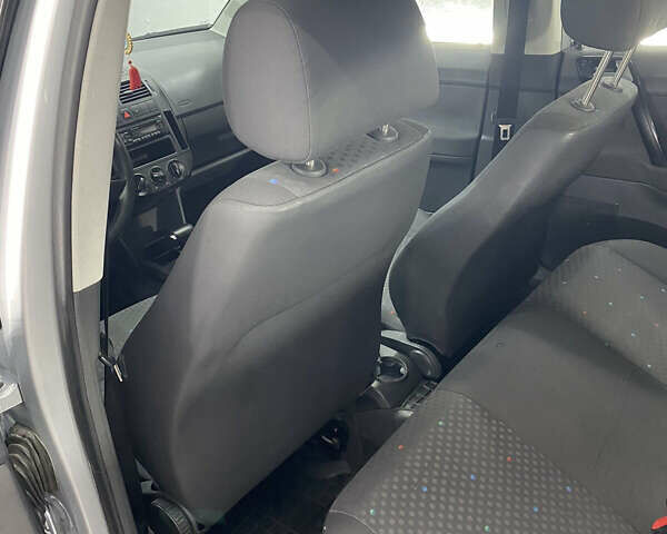 Серый Фольксваген Поло, объемом двигателя 1.3 л и пробегом 242 тыс. км за 4300 $, фото 5 на Automoto.ua