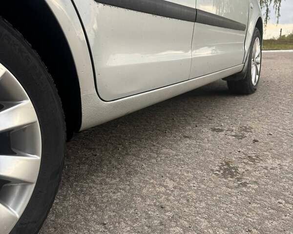 Серый Фольксваген Поло, объемом двигателя 1.4 л и пробегом 250 тыс. км за 4500 $, фото 5 на Automoto.ua